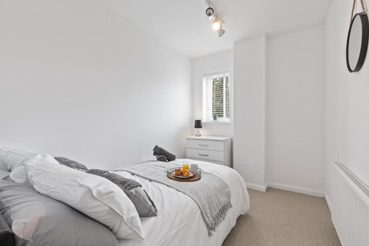 Nuneaton - Ideal 3 Bedroom, Wi-Fi Parking, Sleeps 6 - Jrr Stays Exterior foto